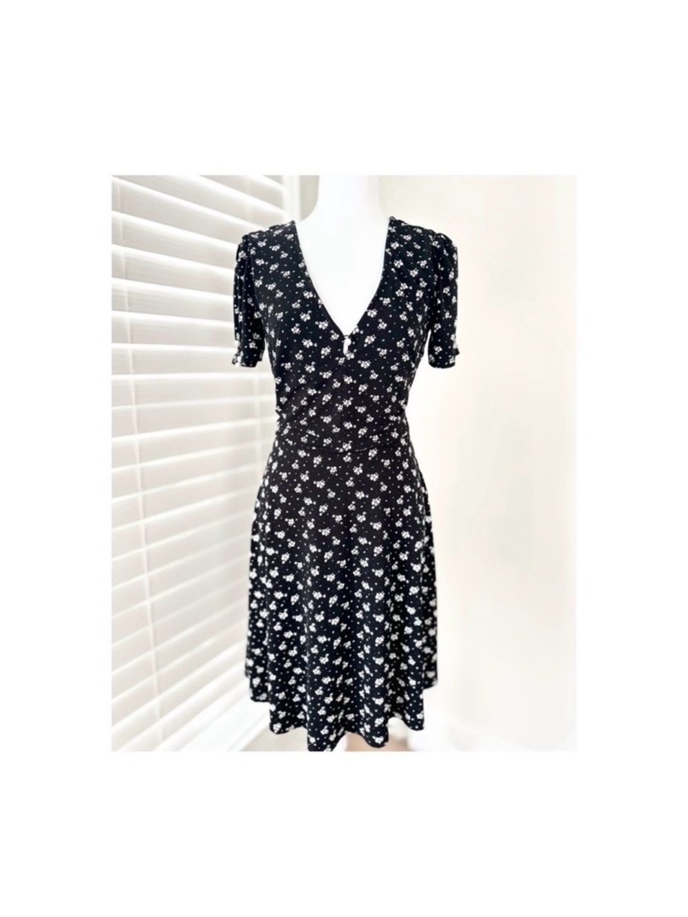 Simons Black Floral V-Neck Midi Dress